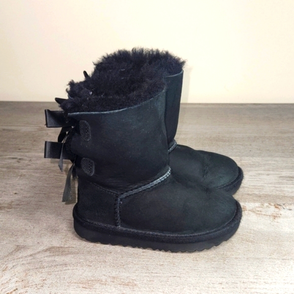 UGG TODDLER BAILEY II BOW SIZE 8 BLACK COLOR - Picture 3 of 12
